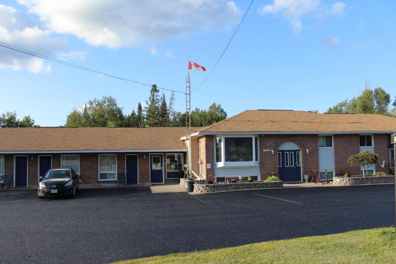 Mattawa Two Rivers Motel المظهر الخارجي الصورة