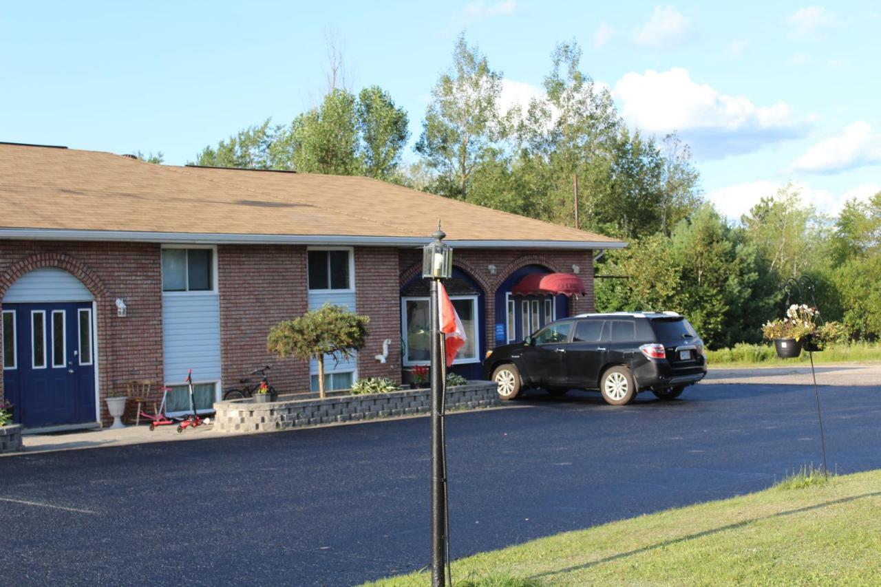 Mattawa Two Rivers Motel المظهر الخارجي الصورة