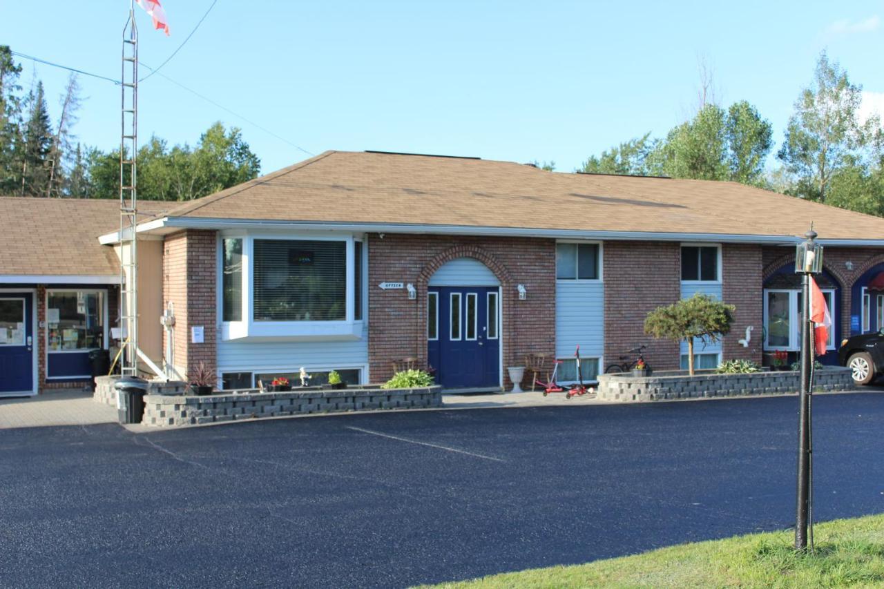 Mattawa Two Rivers Motel المظهر الخارجي الصورة